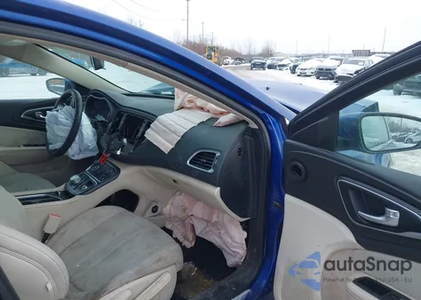 2015 Chrysler 200 Limited z USA, uszkodzony, nr VIN 1C3CCCAB2FN657176